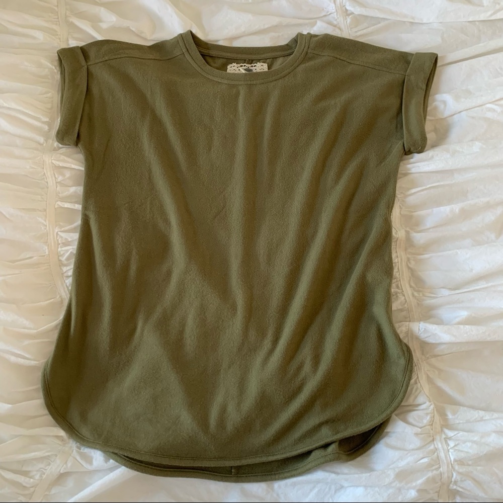 Cupio Olive green short sleeve knit shirt